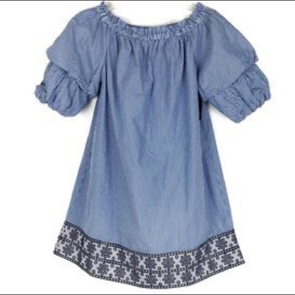 NEW Crown & Ivy embroidered hem dress